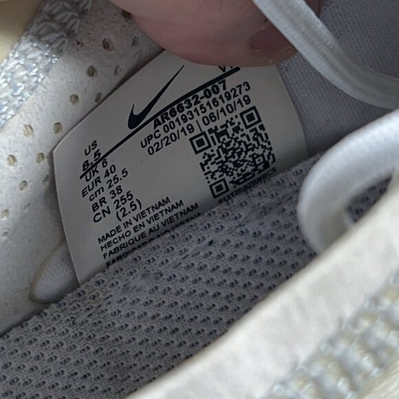 Nike Air Vapormax 2019 Women Size 8.5 Running Shoes Grey Pink AR6632-007 - Picture 9 of 9